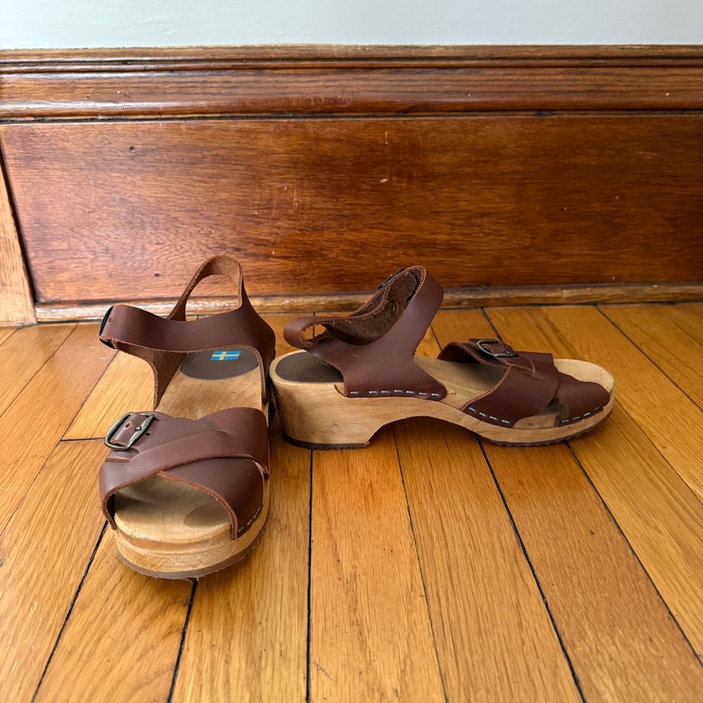 Mia Brown Leather Buckle Clogs with Wooden Platform - Picture 4 of 7